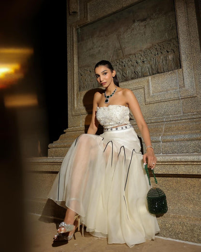 Juhi Godambe in our Green Starry Roohi Bucket Bag