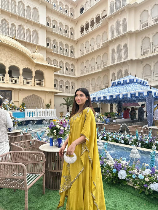 Asna Oberoi in our Ivory Glacé Bag