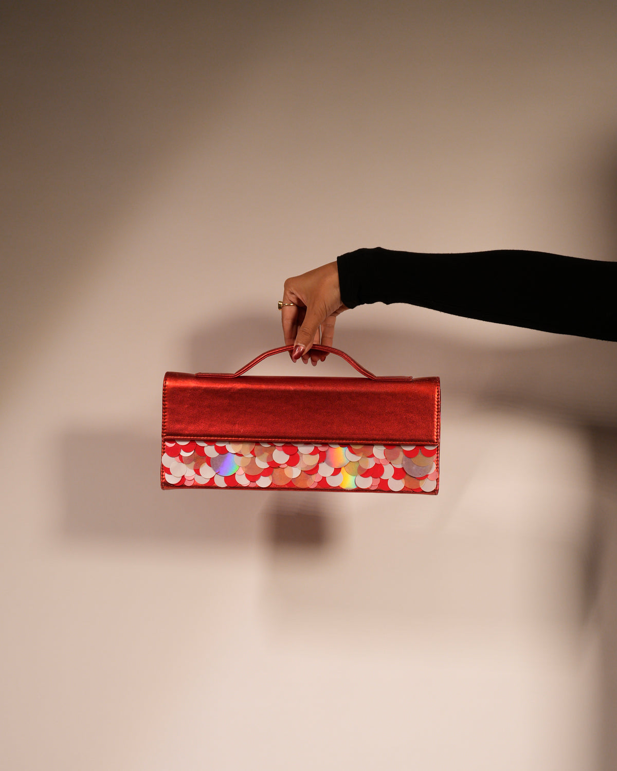 THE LONG ISLAND CLUTCH-SCARLET RED