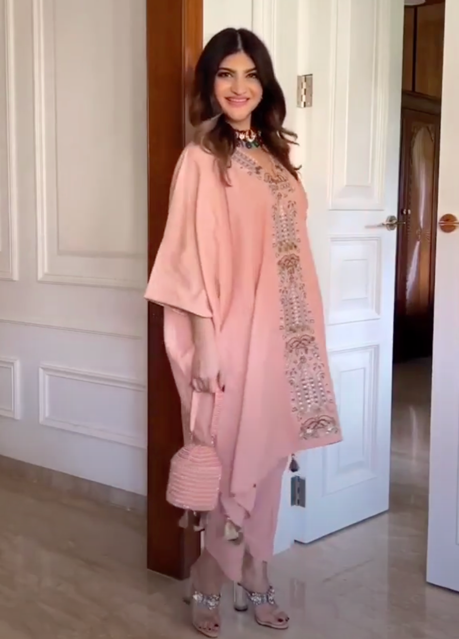 Khushnaz in our Pink Starry Roohi Bucket Bag