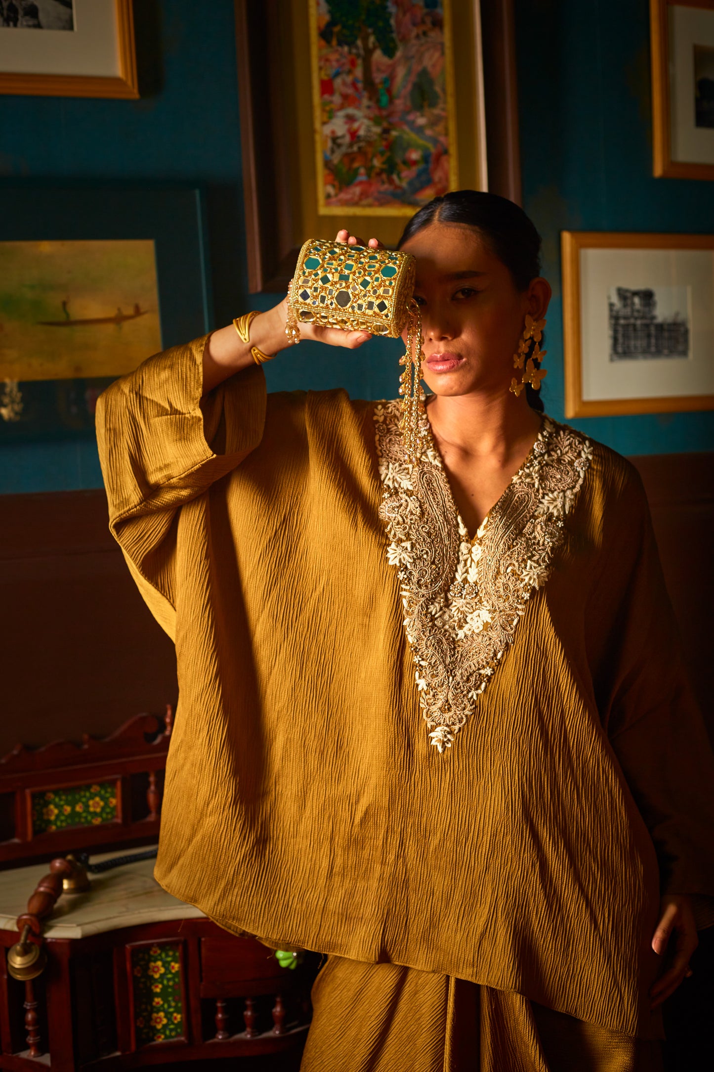 Noah Buket - Gold Mirror Dream