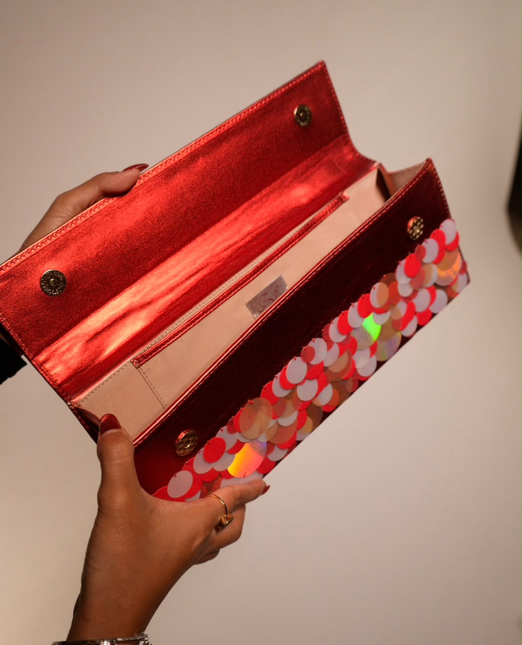 THE LONG ISLAND CLUTCH-SCARLET RED
