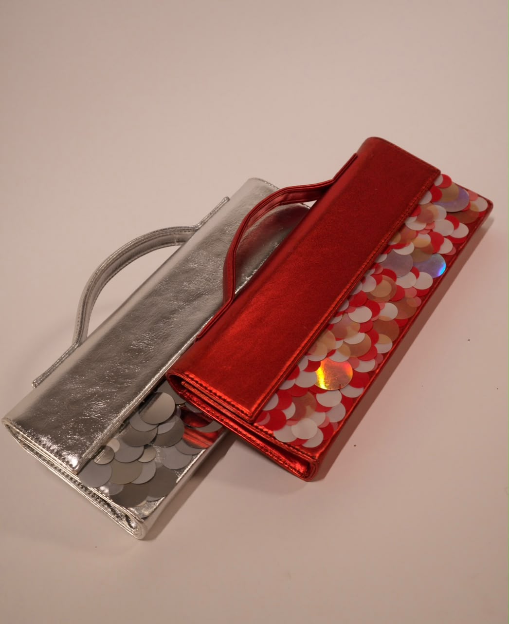 THE LONG ISLAND CLUTCH-SCARLET RED